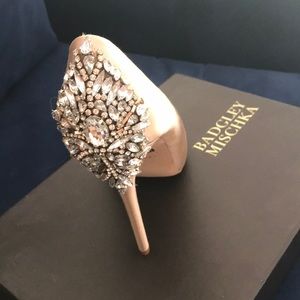 Badgley Mischka Kiara shoe 8.5 size latte color